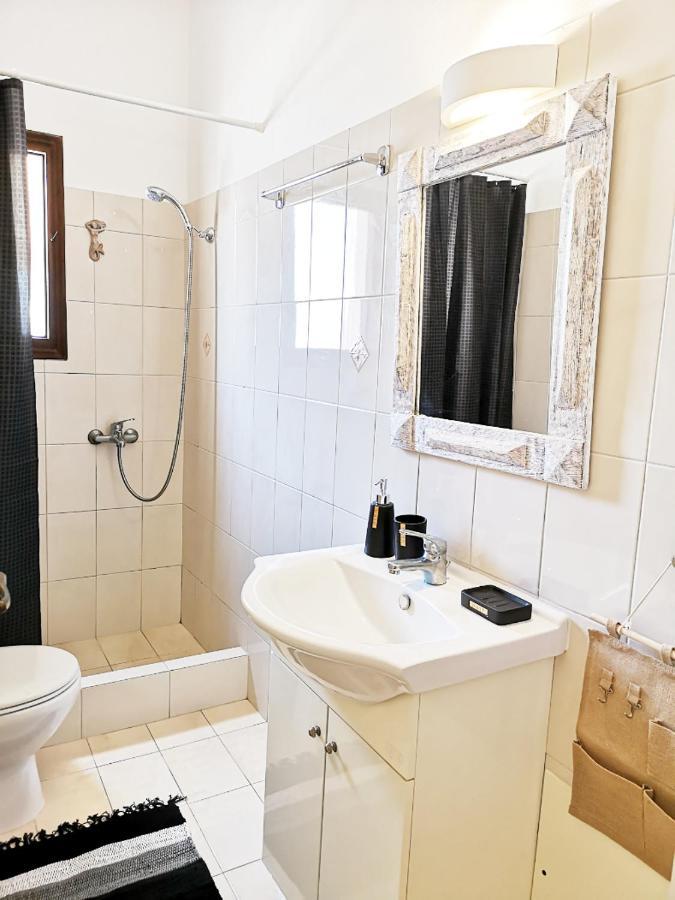 Villa Perissa Thira エクステリア 写真