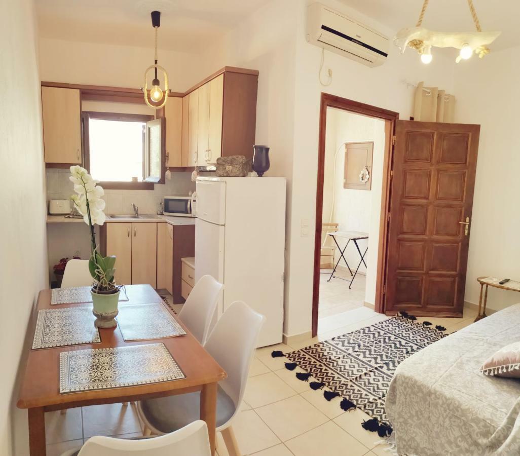 Villa Perissa Thira エクステリア 写真